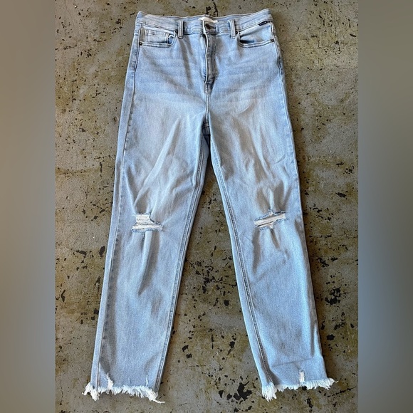 Cello Denim - NWOT Cello Light Blue Distressed Women’s Mom Jeans Size 11